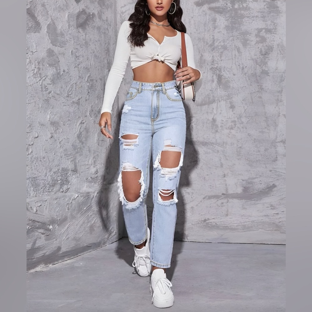 Brand New High-Waisted Distressed Jeans – Size L (8/10)